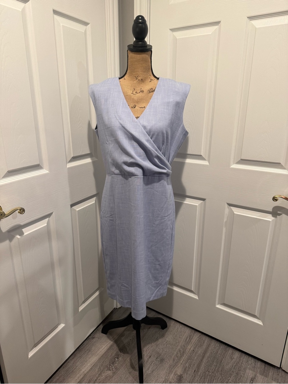 Ann Taylor Women’s Light Blue Periwinkle Sleeveless Sheath Dress